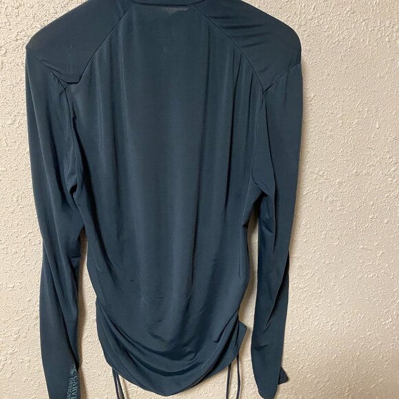 Carve Long Sleeve Swim Top Size Medium - Picture 3 of 3
